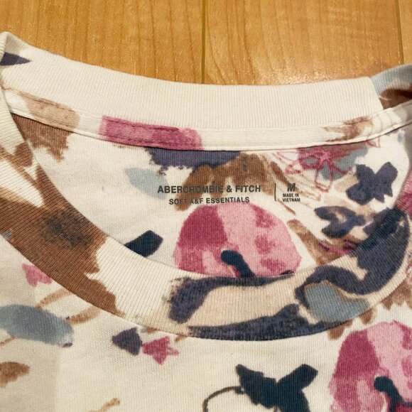 Abercrombie & Fitch - Floral Pattern T-Shirt (L) - Picture 3 of 3